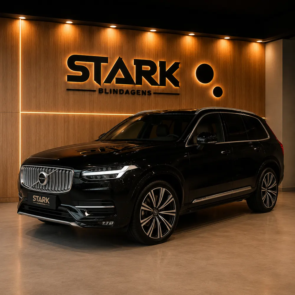 SUV Volvo preta com blindagem Premium no showroom da Stark