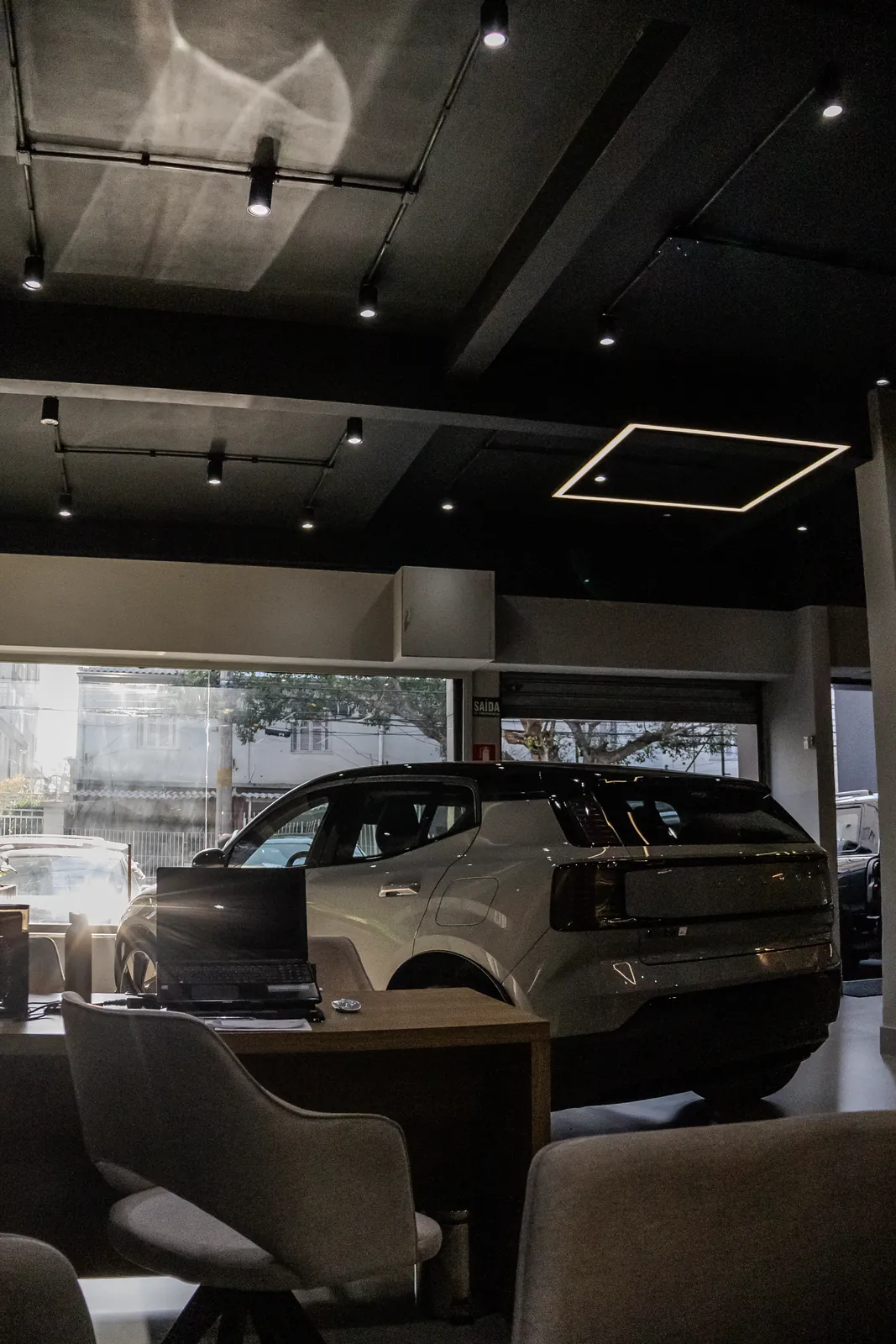 Atendimento no showroom da Stark